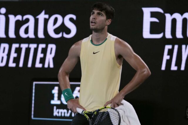 Alcaraz è in difficoltà: scatta il raffronto con Sinner