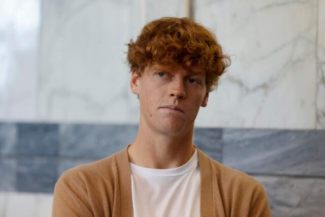 Da Sanremo Fiorello lancia una frecciatina a Sinner