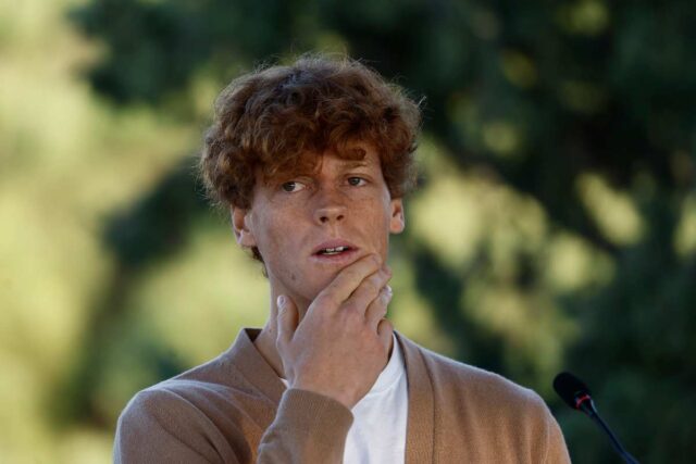 La gaffe di Jannik Sinner in conferenza stampa spiazza tutti