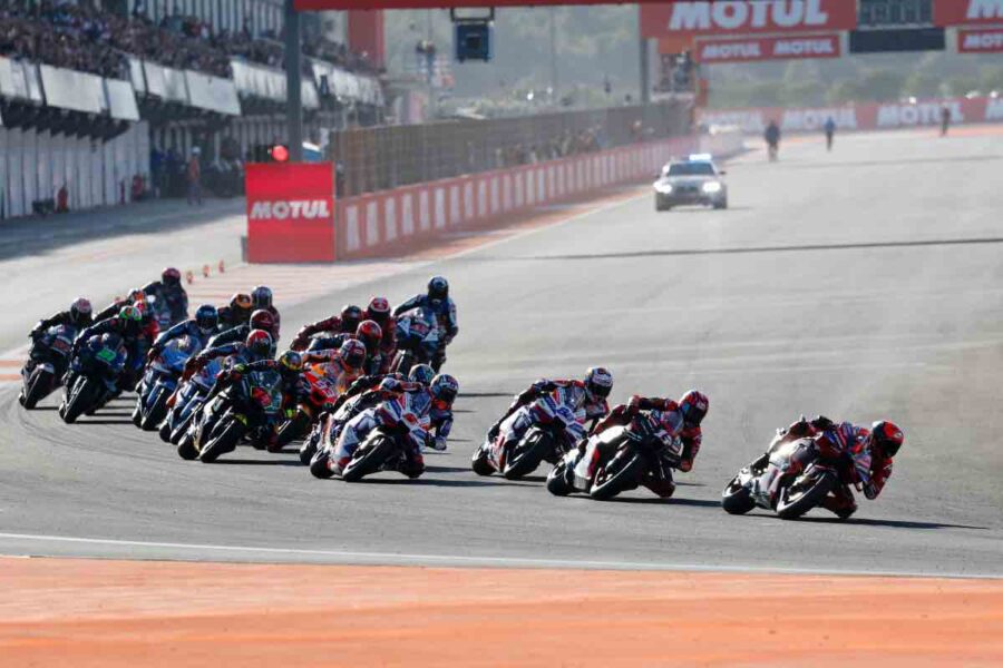 MotoGp, la formula per crescere: ne parla l'AD di Aprilia