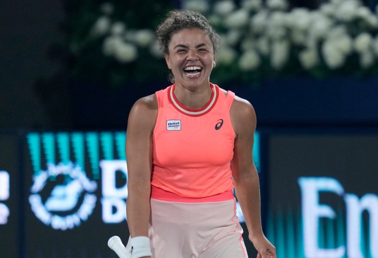 La tennista ha imitato Sinner: vittoria epica