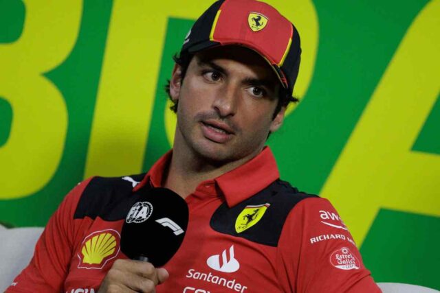 Sainz tradisce la Ferrari