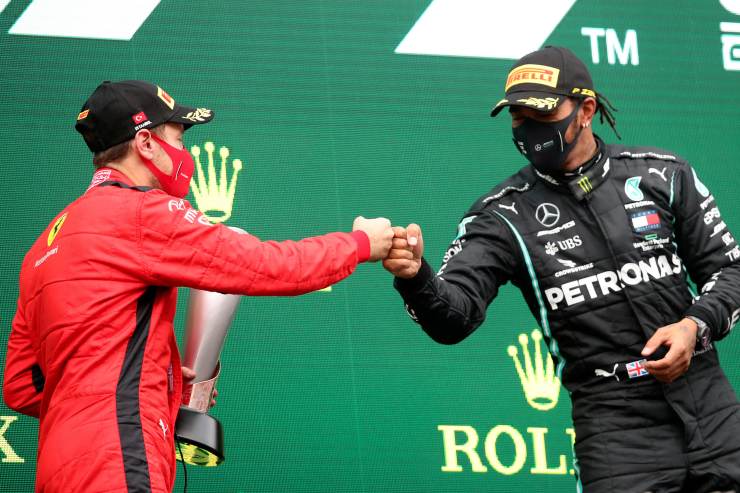 Primi problemi tra Ferrari ed Hamilton: fans gelati