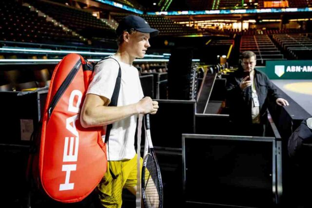 Per Henman Sinner non è ancora al livello di Djokovic