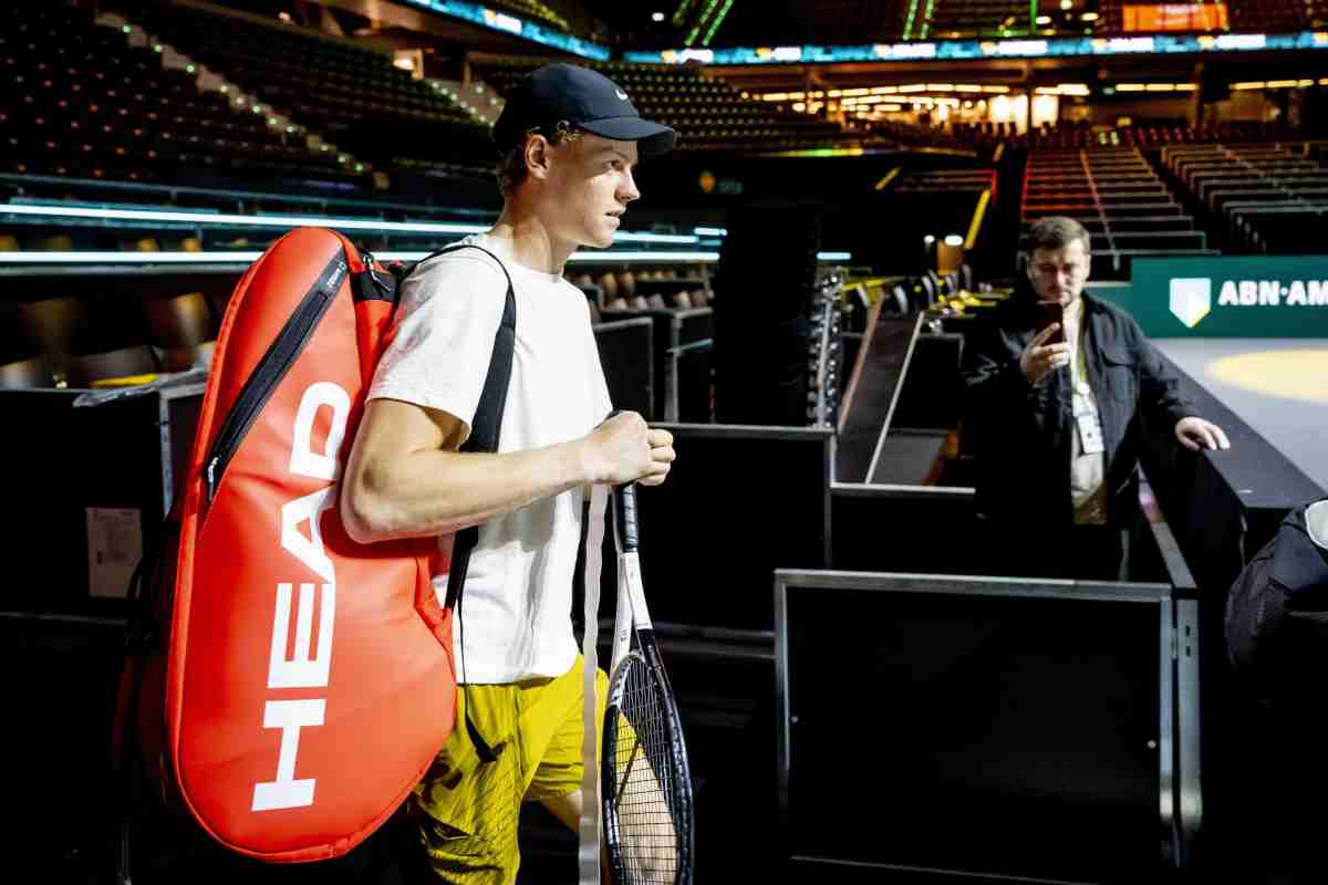 Per Henman Sinner non è ancora al livello di Djokovic