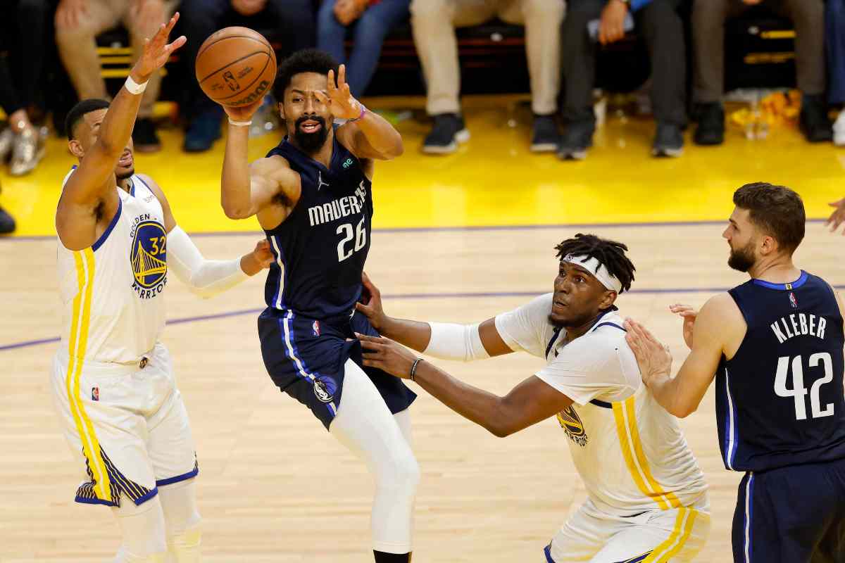 Ritiro a soli 30 anni: l'annuncio improvviso che scuote i tifosi