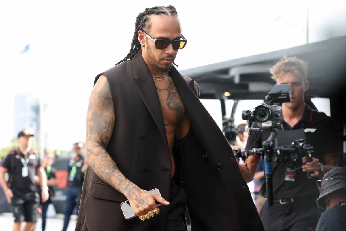 Lewis Hamilton esasperato