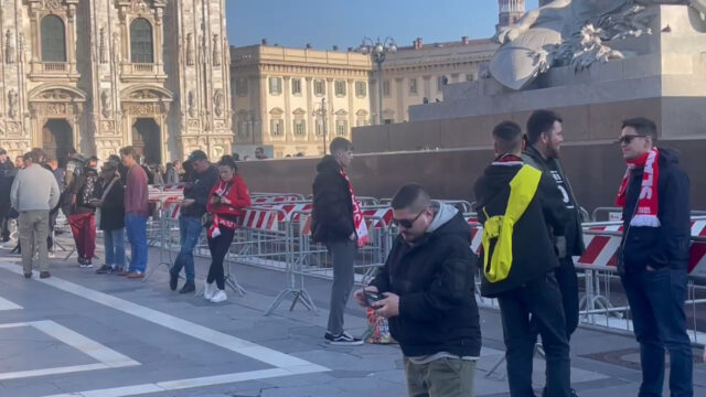 Tifosi dello Slavia Praga al Duomo