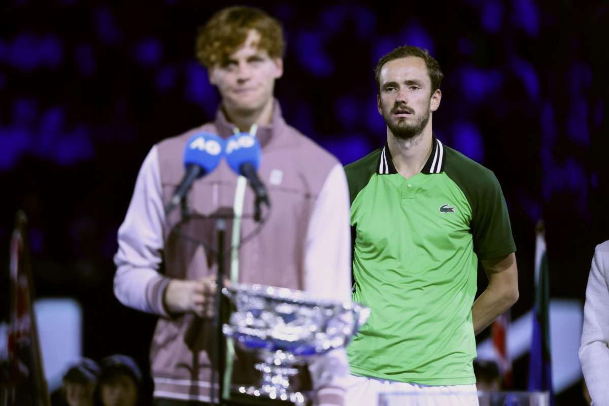 Tifosi furiosi con Medvedev, stroncato Sinner