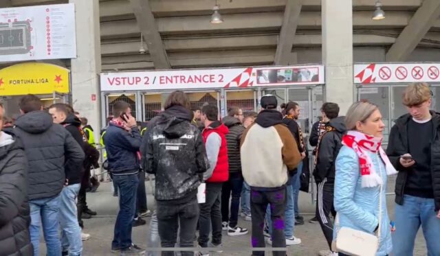 Tifosi Milan e Slavia Praga