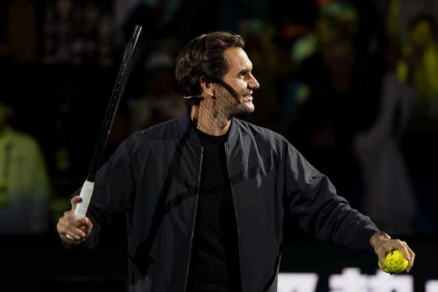 Federer video partita ping pong bambina