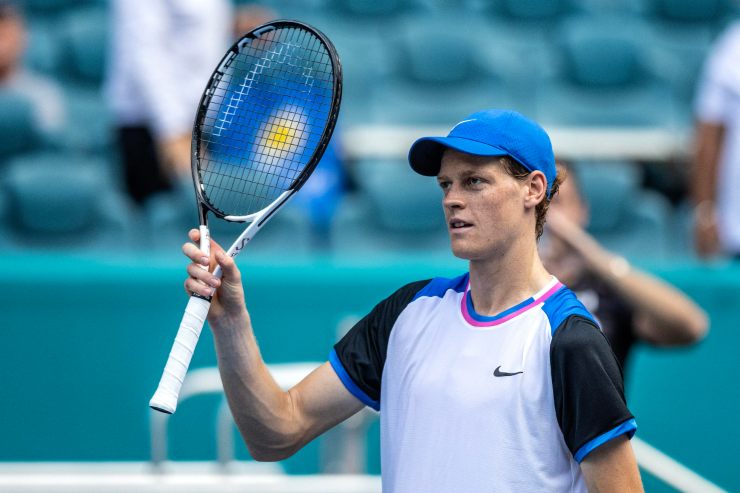 Si scotta per seguire Jannik Sinner