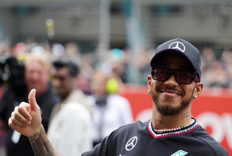 Hamilton in Ferrari, 100 milioni in arrivo