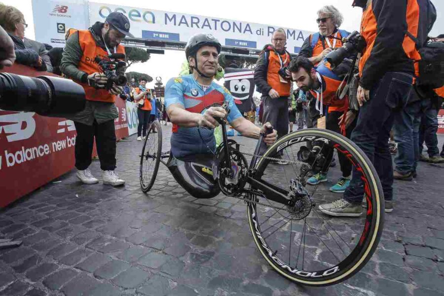 Zanardi commuove tutti, foto da brividi sull'ex pilota