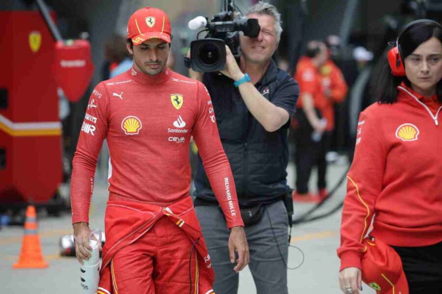 Brutto momento per Carlos Sainz