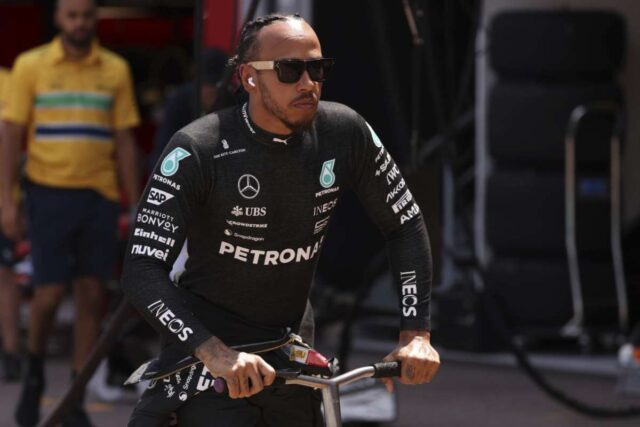 Hamilton, che batosta: risposta secca