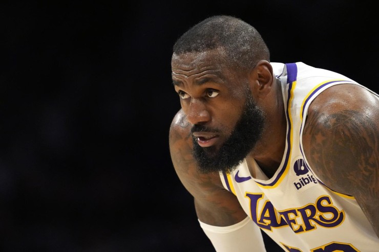 Colpo di scena LeBron James: pronto a rimanere ai Lakers