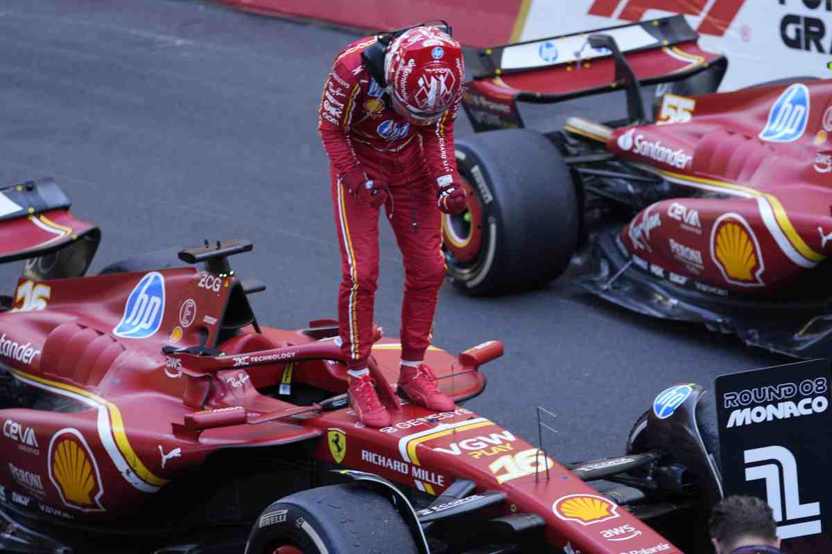 Gesto commovente di Leclerc