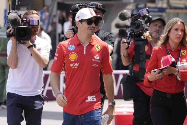 Gesto commovente di Leclerc