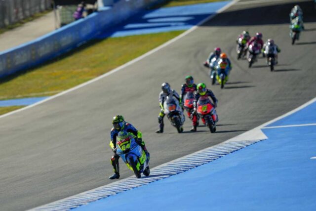 Crutchlow operato ad una mano