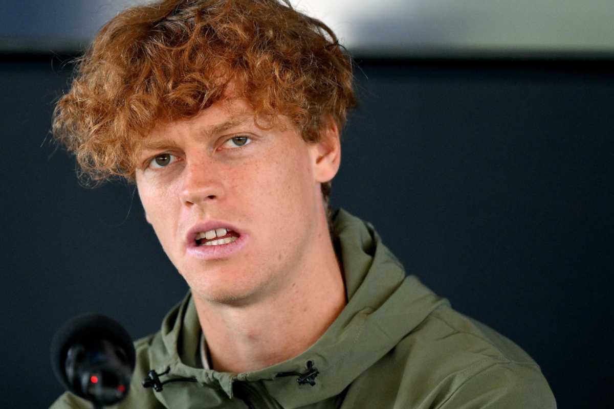 Sinner si sta allenando per il Roland Garros