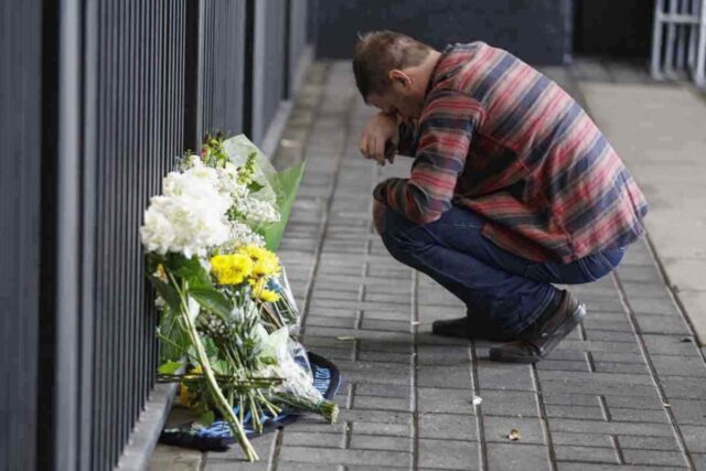 Tifosi col cuore spezzato per la morte dell'allenatore