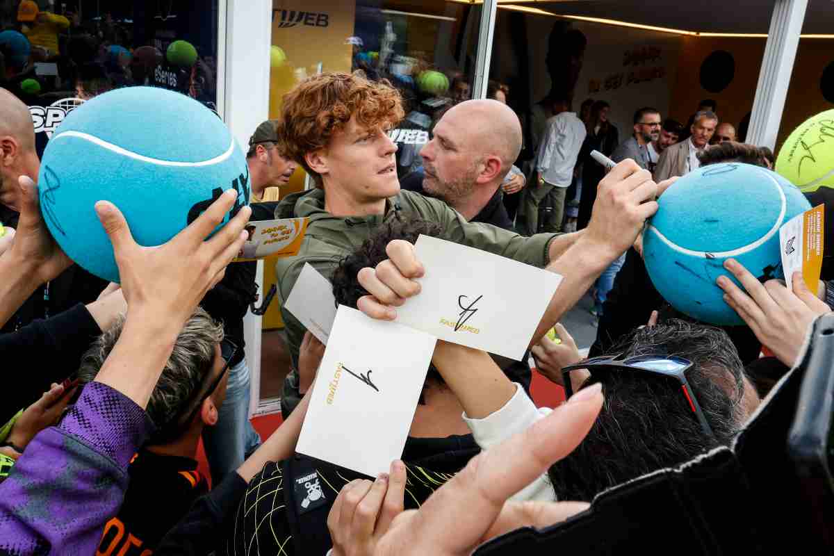 Sinner assenza febbre cerimonia Coppa Davis