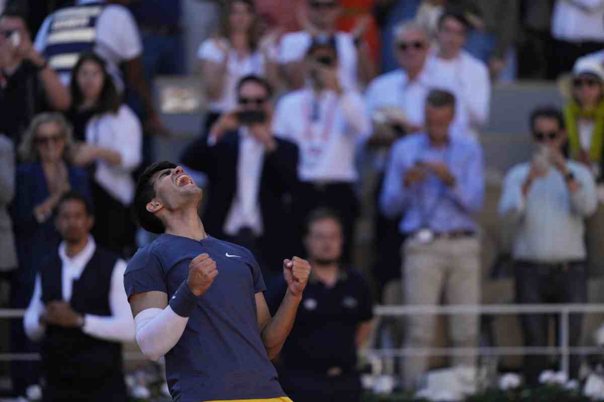 Alcaraz domina su Sinner