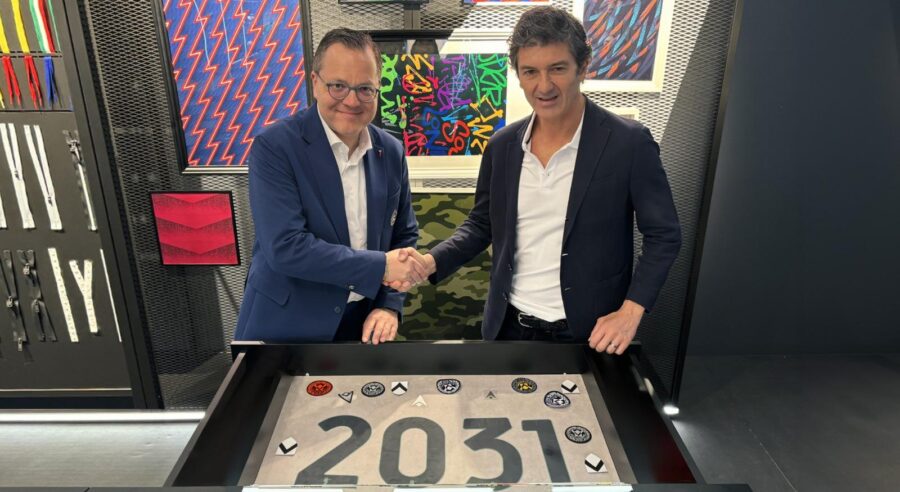 La firma tra Udinese e Macron con l’AD friulano Collavino e il CEO Pavanello
