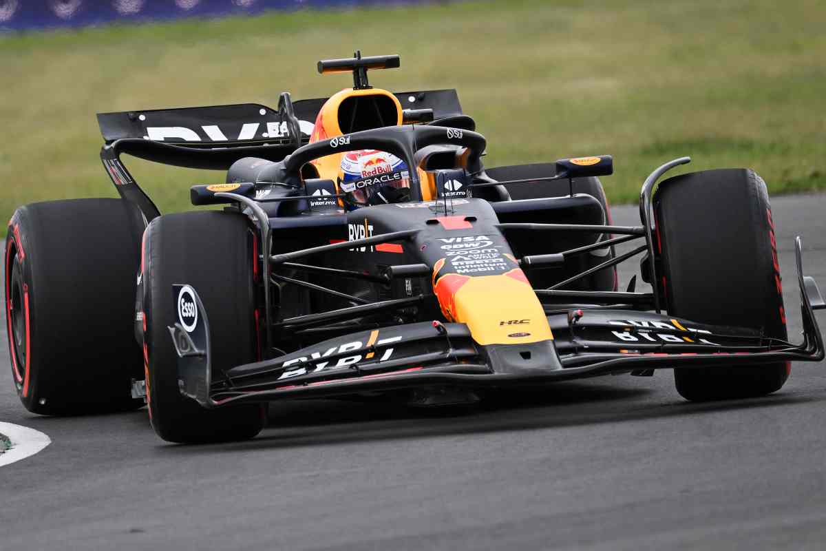 Red Bull addio pilota  clausola contratto