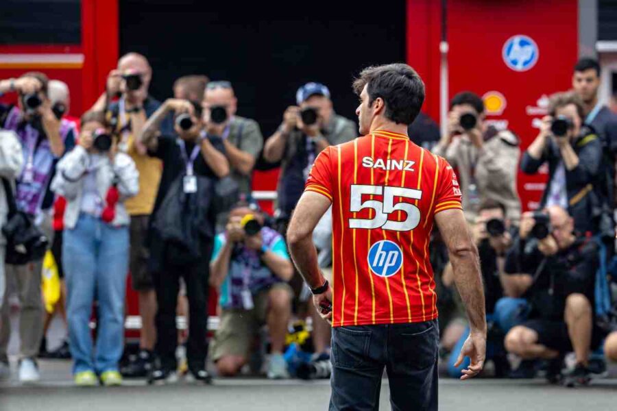 Carlos Sainz firma clausola ingaggio