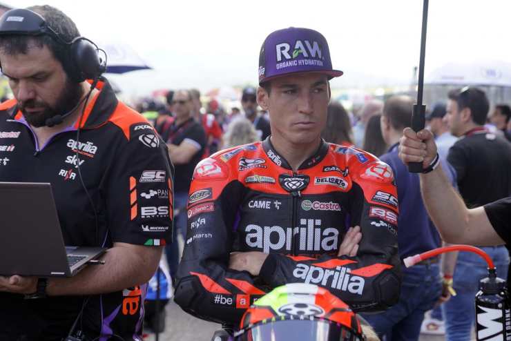 Denuncia in MotoGP: allarme Espargarò