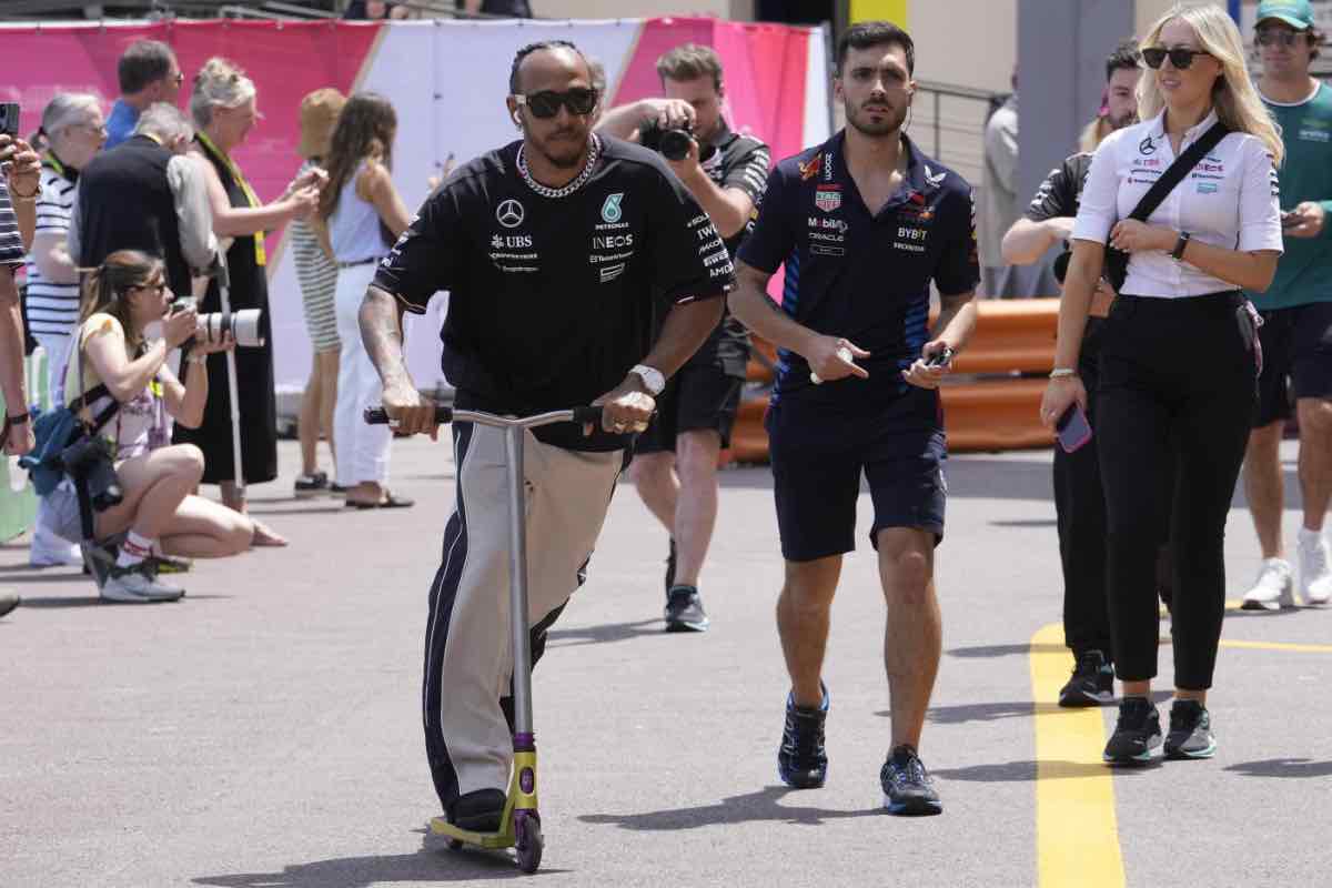 Sostituto Hamilton: confusione in Mercedes