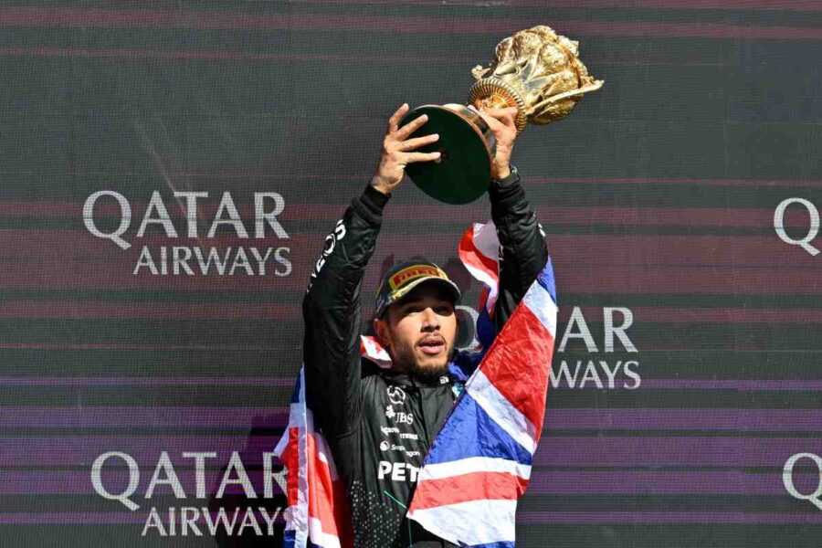 Ferrari gongola per il record storico di Hamilton