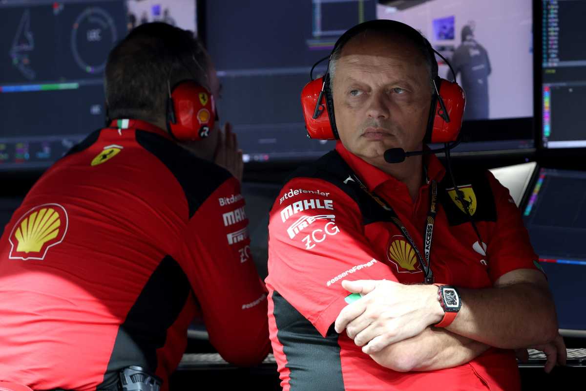 Ferrari saccheggiata dall'Aston Martin