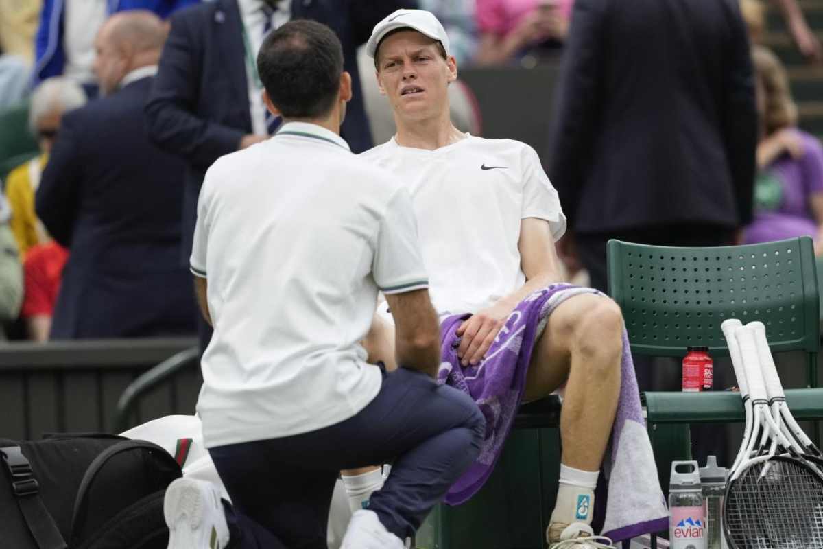 Sospetto infortunio Sinner