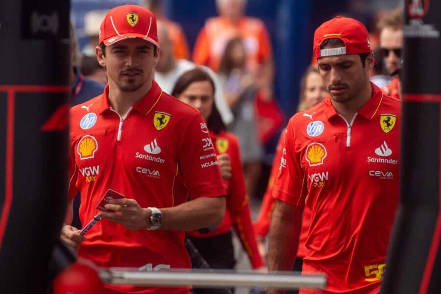 Ferrari bufera Leclerc Sainz