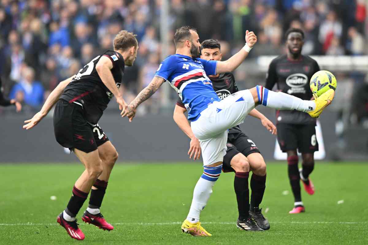 Calciatore ritiro 31 anni