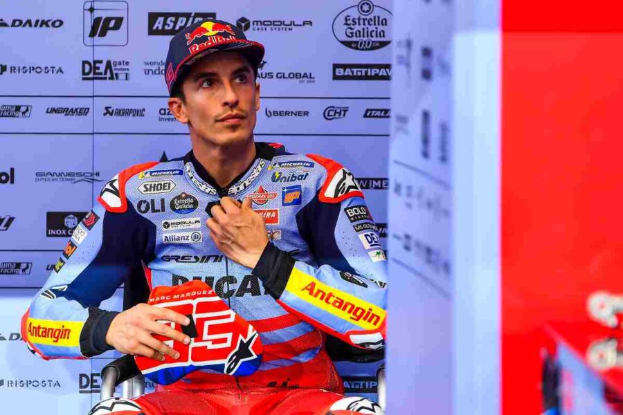 Marquez fa un "regalo" a Mir
