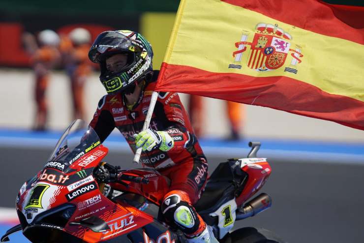 Bautista rinnova con la Ducati 