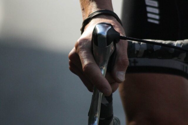 Spari sui ciclisti, cosa è successo in Val d'Adige - Sportitalia.it