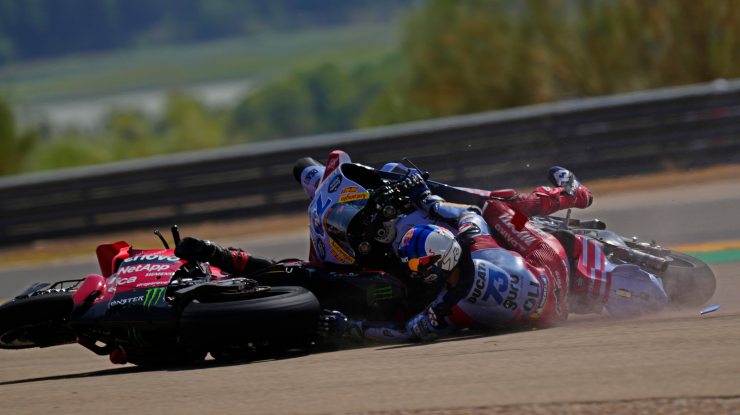 Lorenzo, stangata a Bagnaia: "Non ha calcolato bene il rischio"