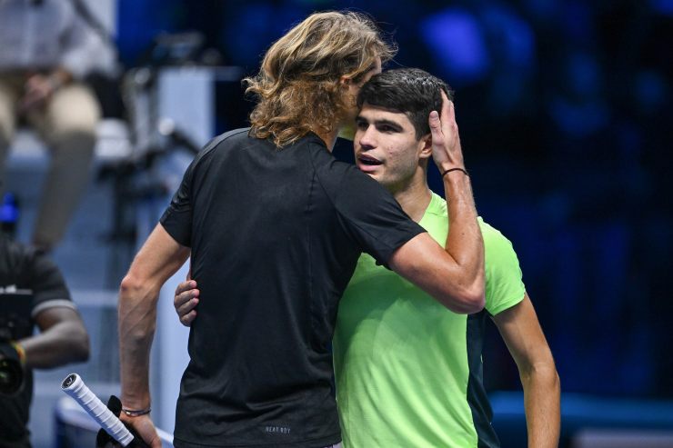 Sinner manda ko Zverev e Alcaraz