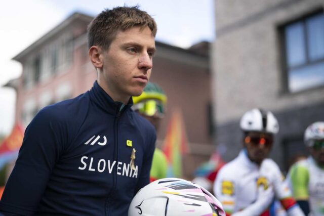 Tadej Pogacar con la maglia della nazionale slovena