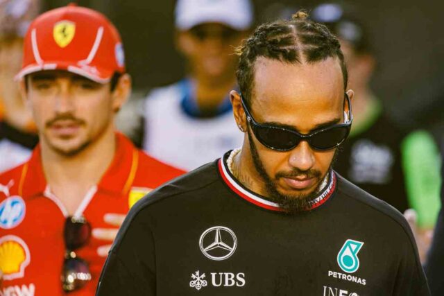 Charles Leclerc e Lewis Hamilton nel paddock