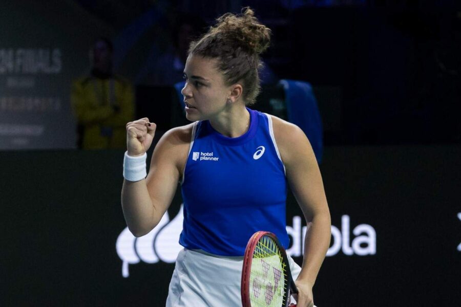 Jasmine Paolini esulta Billie