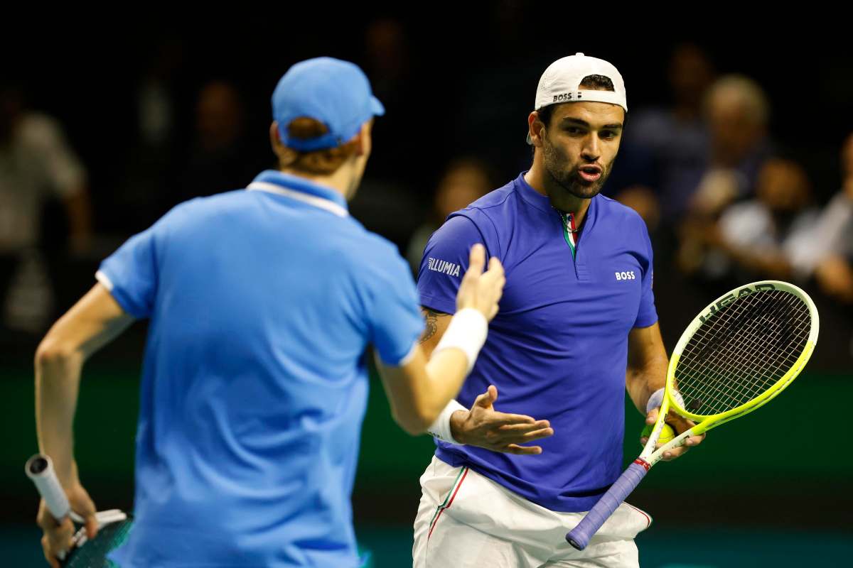 Berrettini e Sinner festeggiano dopo un punto