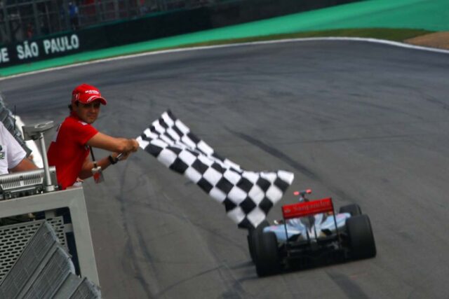 Bandiera a scacchi in F1