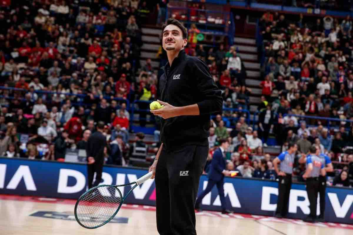 Sonego al Palazzetto dello sport di Milano