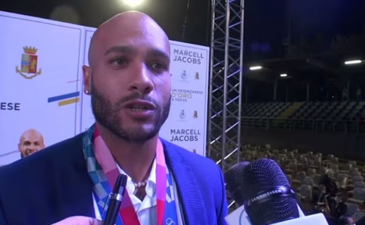 Jacobs intervistato dopo le Olimpiadi di Tokyo
